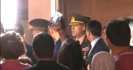 Orgeneral Akar, Şehit Albay Ertürk'ün Annesini Ziyaret Etti