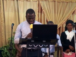 ADORATION  avec  Pasteur Isaac Elihu