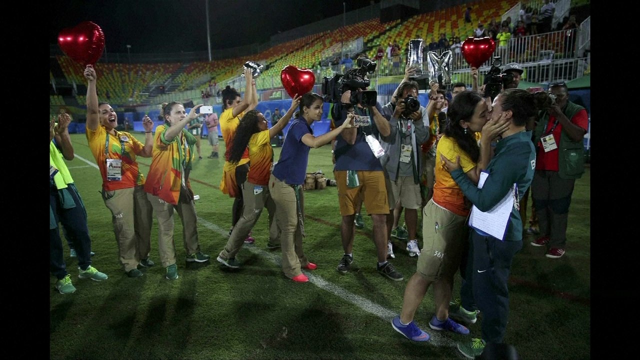 Marriage proposal at rugby final a fantastic story, says IOC