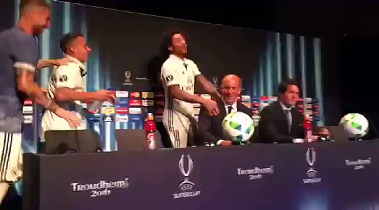 Real Madrid players invade Zidane press conference
