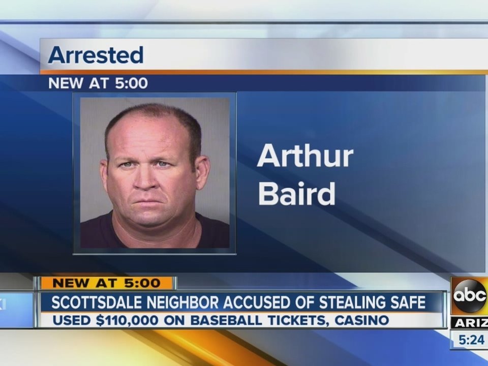 Scottsdale neighbor accused of stealing safe