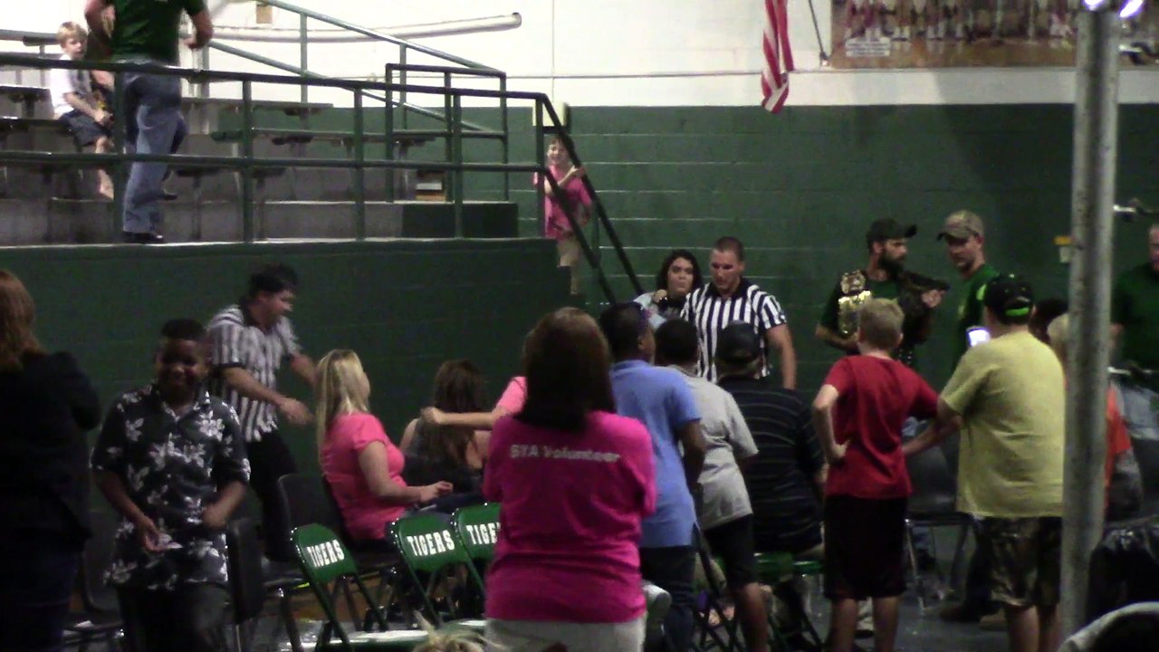 "Loco Lobo" Barry Wolf vs. "The Nightmare" Jeremiah w/ Jay Andrews - Pro Wrestling EGO - STREET FIGHT