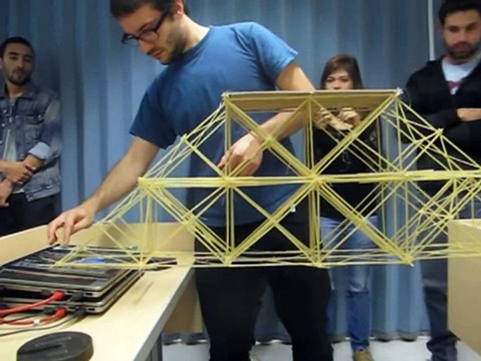 2013-1 PUENTE, pandeo en compresion