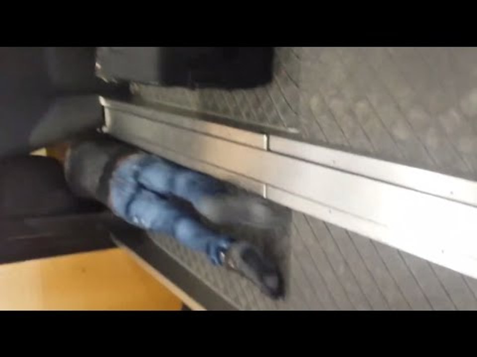 Hasnaoui voyage avec les bagages en soute