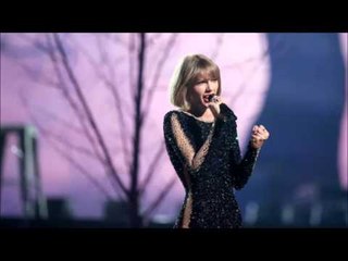 Taylor Swift Opens Grammys With 'Out of the WOODS'