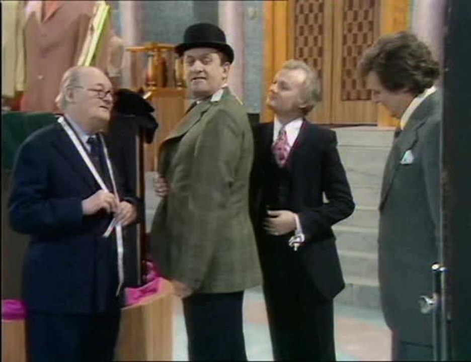 Are You Being Served - S 2 E 1 - The Clock