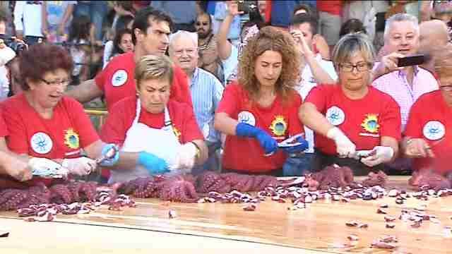 La tapa de pulpo más grande del mundo en O Carballiño