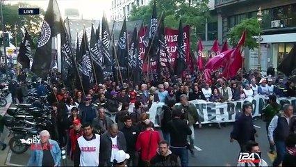 Argentina protests : demonstrators take to the streets demanding wage increase