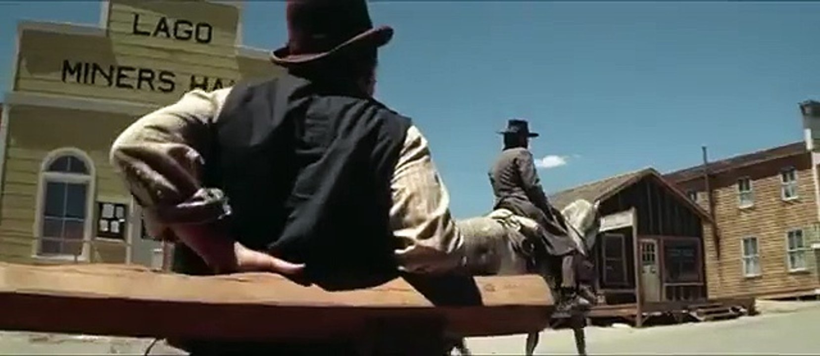 L'Homme Des Hautes Plaines - Teaser VOST