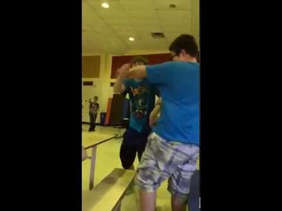 2 nerds fighting
