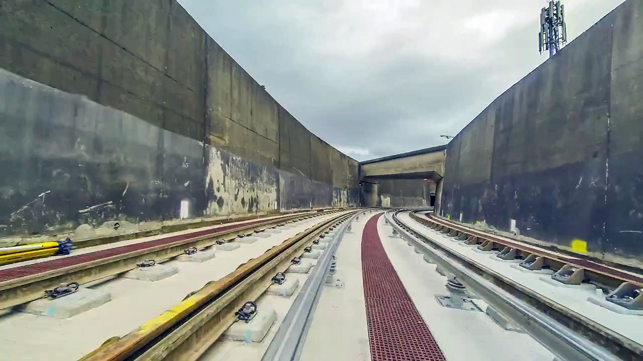 Brecknell Willis Conductor Rail Glasgow Renwal Project