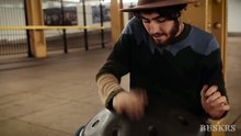 Grâce à son instrument, il récolte 200 euros par jour dans le métro