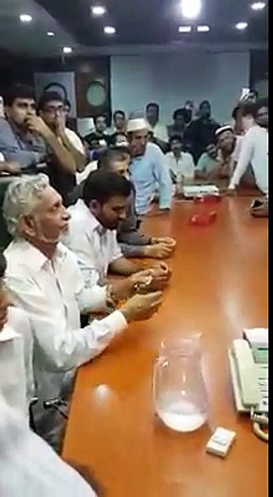 Malik raiz expose