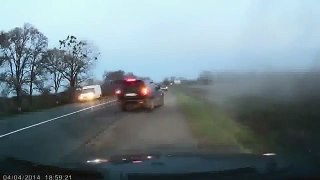 HIghspeed overtake resulting in loosing control - Autounfall / ident de voiture / incident
