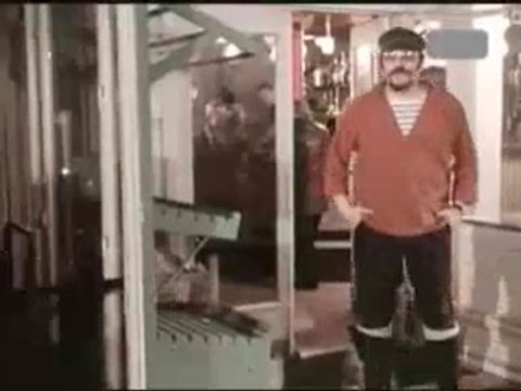 bravo Raoul pour cette chanson si juste du Nord de la France ! Ta voix est parfaite pour les paroles et la musique. j'adore la mer du Nord !