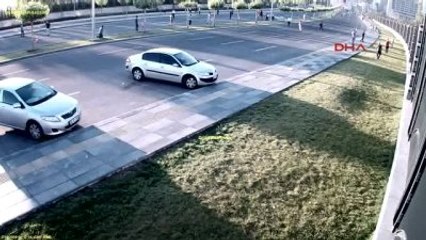 Cumhurbaşkanlığı Sarayı'nın Çevresinin Bombalanması İlişkin Görüntüler 1-