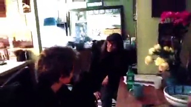 Walk Away Renée VO - Ext 3