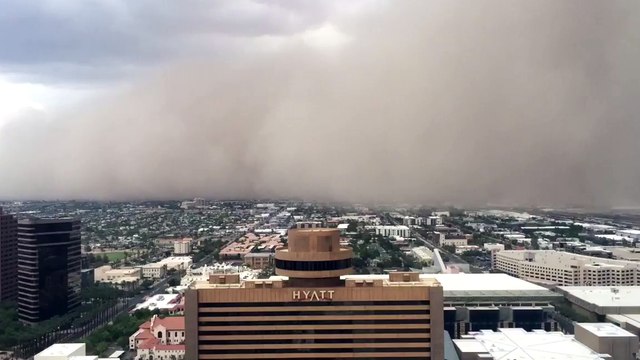 Impressionnante tempête de sable à Phoenix
