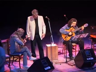 Daniel García Como dos Extraños.  Lucho Hoyos (25 años)