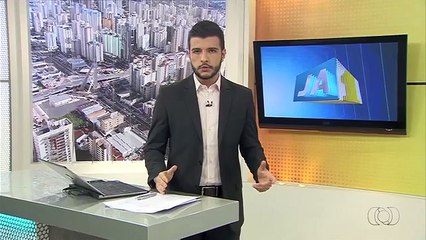 Mãe chora ao relatar desespero em ver gêmeos serem mortos