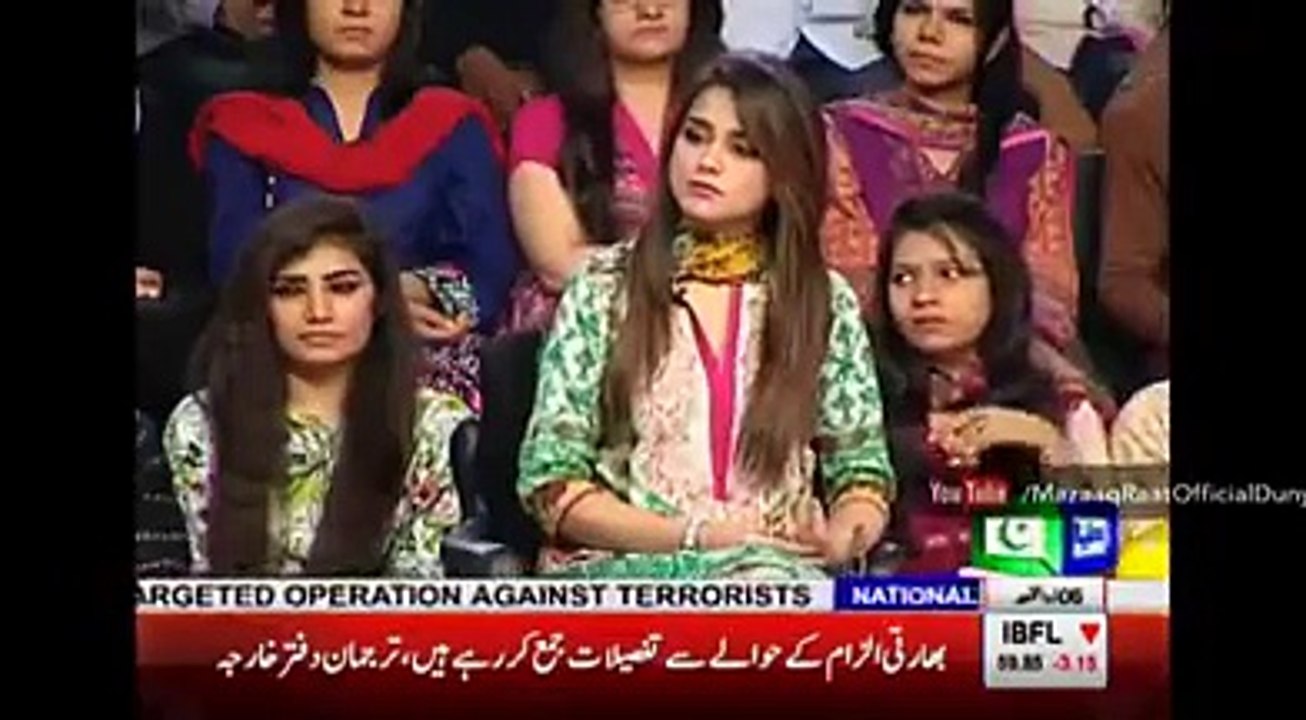 Marvi Memon Aur Daniyal Aziz ko Ch Shujat Ke Sath Sofa Par Jaga Ni Milti Thi-- A
