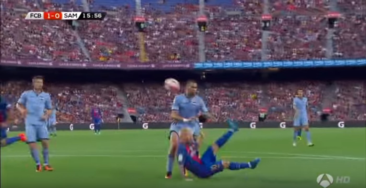 Barcelona Vs Sampdoria 3-2 Lionel Messi Crazy Bycicle Kick Assist To Luis Suarez