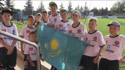 Huérfanos de Kazajistán visitan las instalaciones del Atlético de Madrid