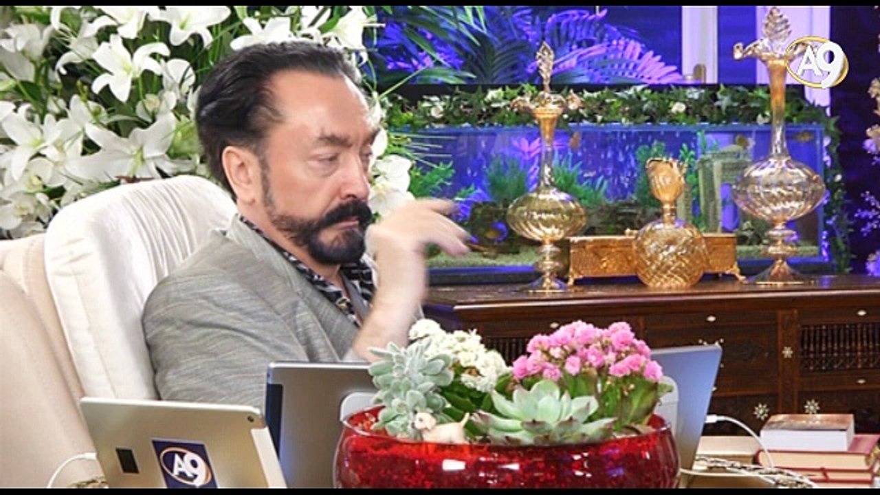 Peygamberimiz (sav): Hz. Mehdi (as)’ın gökte ve yeryüzünde gerçekleşecek parlak bazı alametleri vardır.