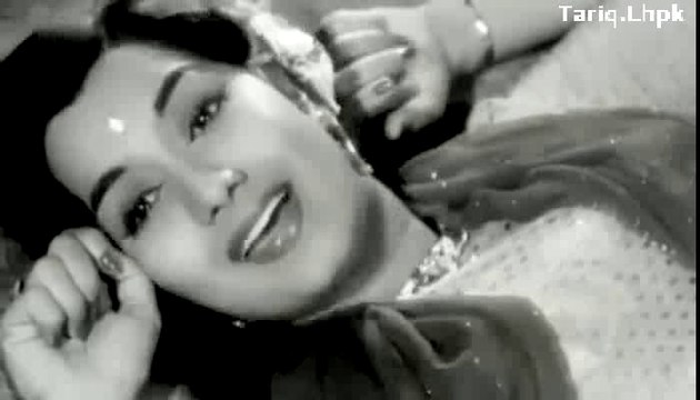 Ae dil mujhe bata de tu kis pe aagya hai woh kon hai jo aakr khwaabon pe=1956