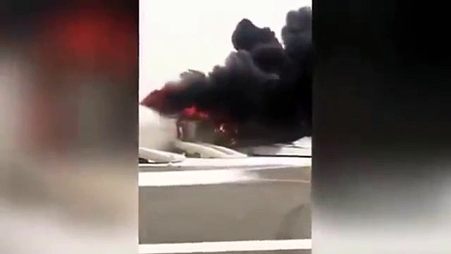 Un avion d'Emirates en feu à Dubaï 03⁄08⁄2016 crash-landing Dubai