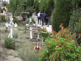 Tumbas profanadas en un cementerio en Riobamba