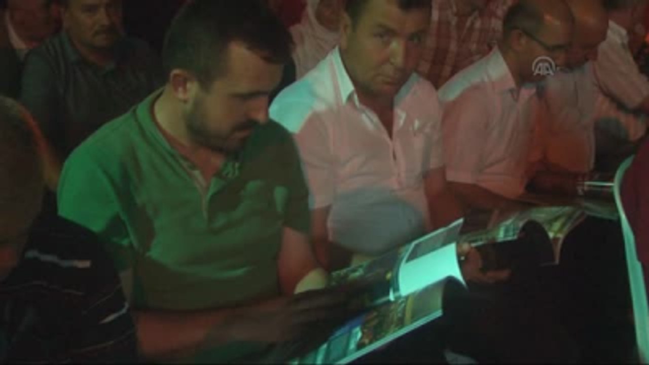 Aa'nın "Dakika Dakika Fetö'nün Darbe Girişimi" Kitabı