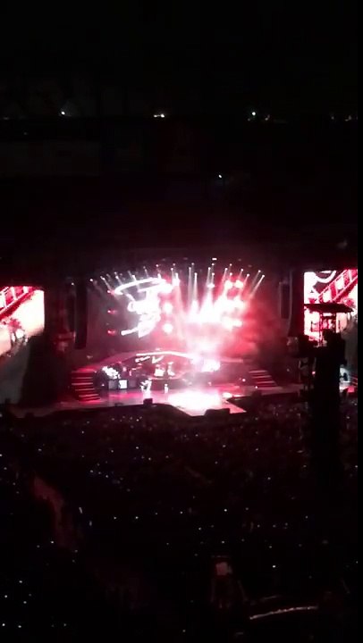 Slash: Solo/Godfather Theme live in San Francisco - AT&T Park 8/9/16