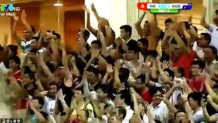 Công phượng ghi bàn vào lưới Australia