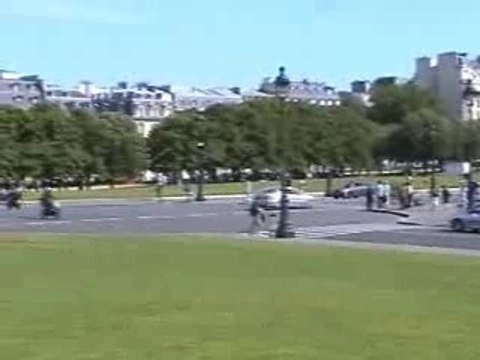 Roller skating in Paris