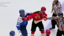 Ce joueur de hockey sur glace s'en prend à toute l’équipe adverse, un par un!