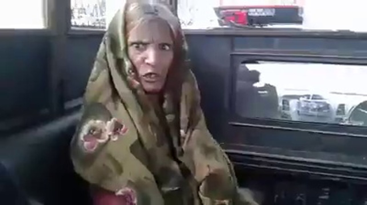 A Woman Caught Red Handed Kidnapping Children in Lahore