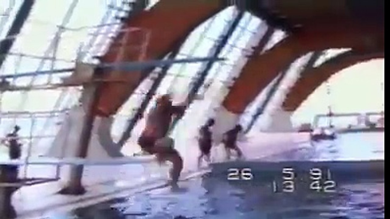 Hahahaha . . . . Falls into water went wrong