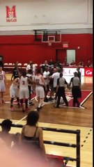 Le coach de Wichita State pète les plombs et veut se battre avec l'arbitre