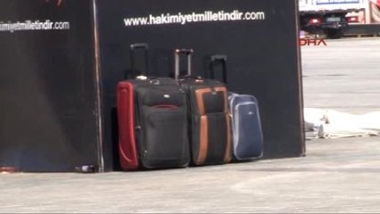 Taksim Meydanı'nda Sahipsiz 3 Bavul Polisi Alarma Geçirdi