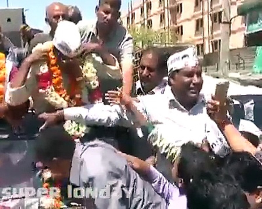Indian Politician Slapped by People