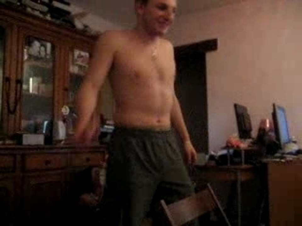 team ultima chez anarkia - devant la télé