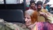 `Public Caught An Old Women, While She Was Trying To Kidnap Little Children From Lahore