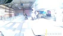 Un motard aperçoit des voleurs de vélo et se fait frapper !