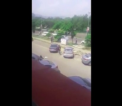 Islamabd Mein Nangi Larki Larai Karty Howy