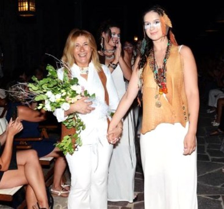 Bodrum Defilesinde Kızılderili Ruhunu Yansıttı