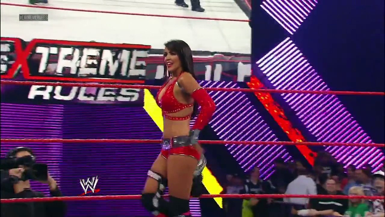 LAYLA VS NIKKI BELLA