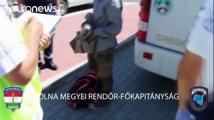 Descargar video: Ungheria: arrestato autista ucraino, trasportava 33 migranti senza visto