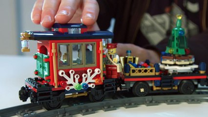 Tải video: LEGO Creator Expert 10254 Winter Holiday Train - Designer Video (2016)