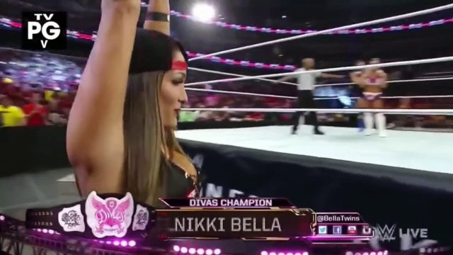 Natalya (w/ Tyson Kidd) vs Nikki Bella (w/ Brie Bella) - RAW, 12/29/2014